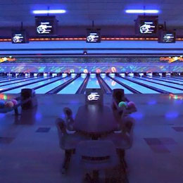 cosmic Cosmic Bowling